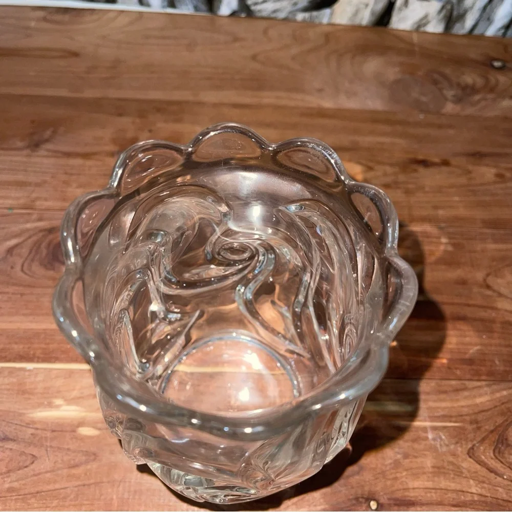 Decorative Clear Scalloped Glass Vase with Swirl Motif Gorgeous